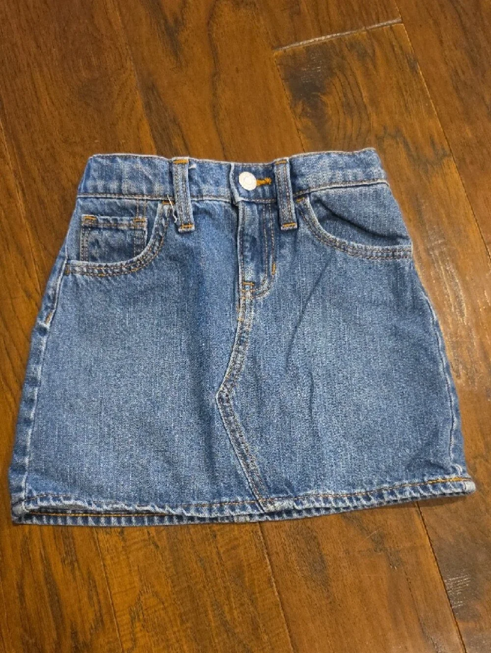Nwot OLD NAVY GIRLS SKIRT SIZE SMALL (6-7)